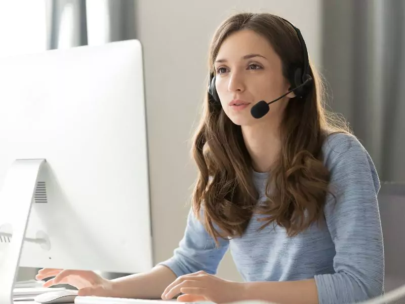 Contact Fixton - Customer Service Representative Talking To A Client